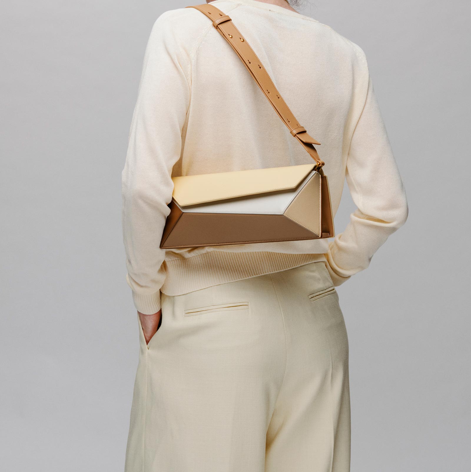 Naomi Baguette - Peach