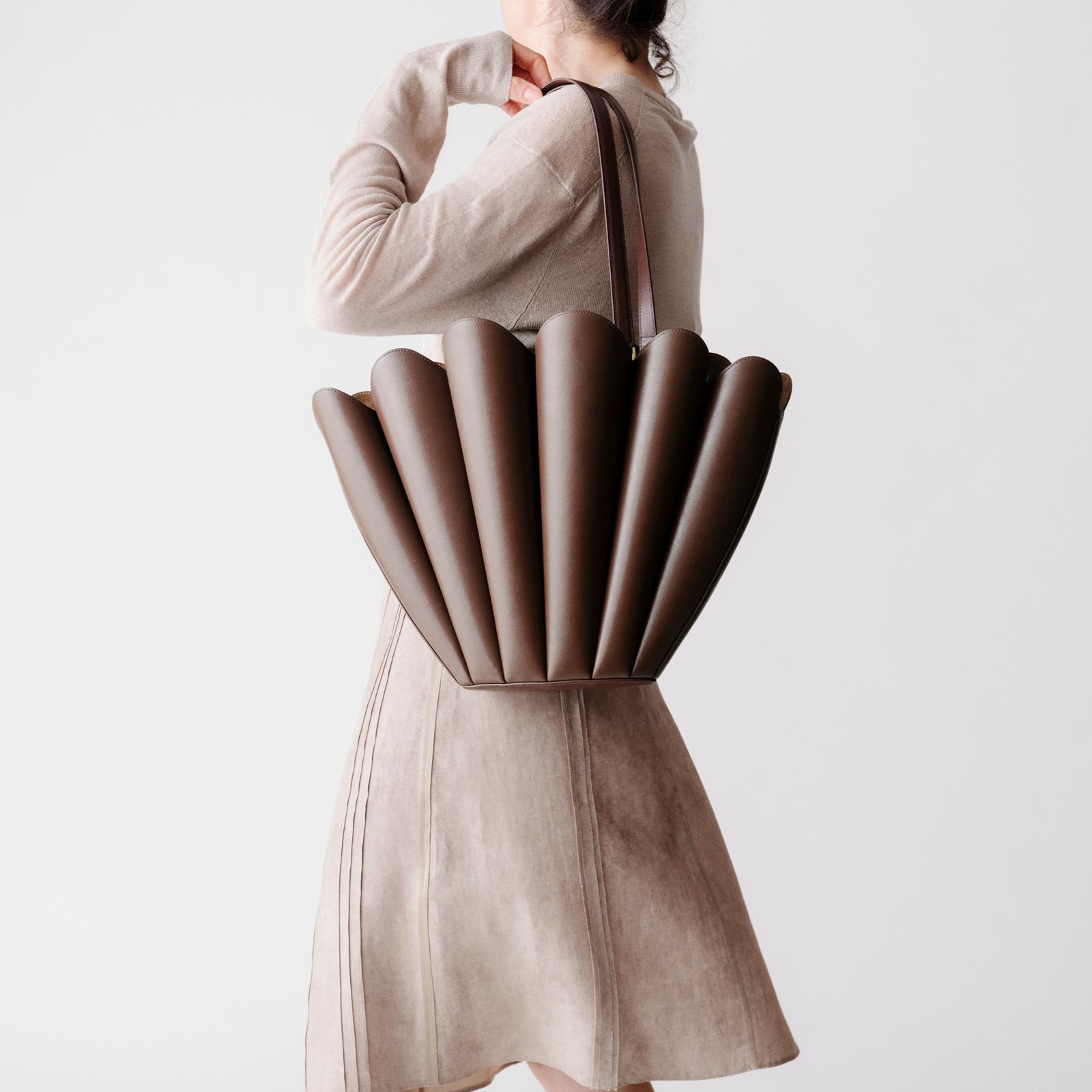 Seashell Tote - Suede Moss