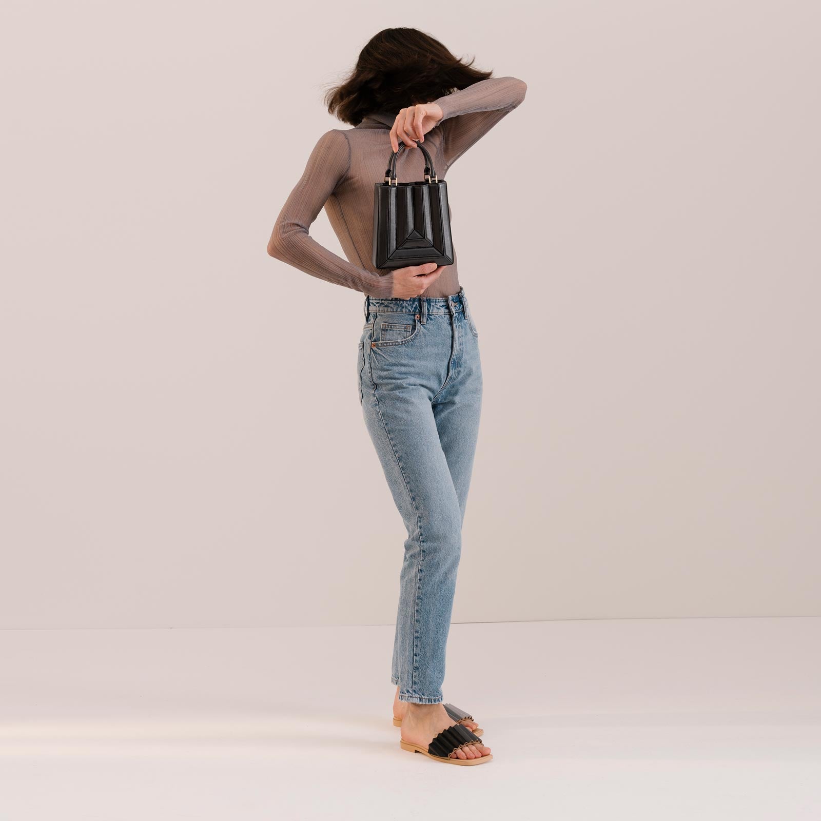 Sera Tall Tote Mini - Black