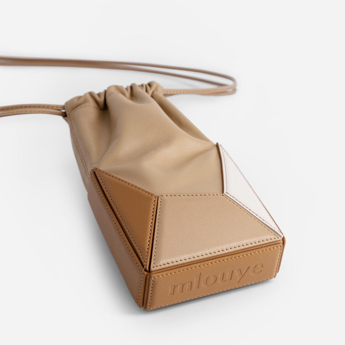 Pochette Nahomy