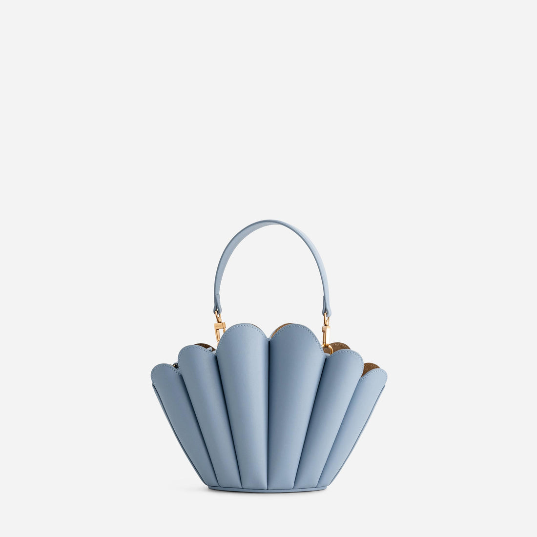 Seashell Crossbody leather bag in Arctic