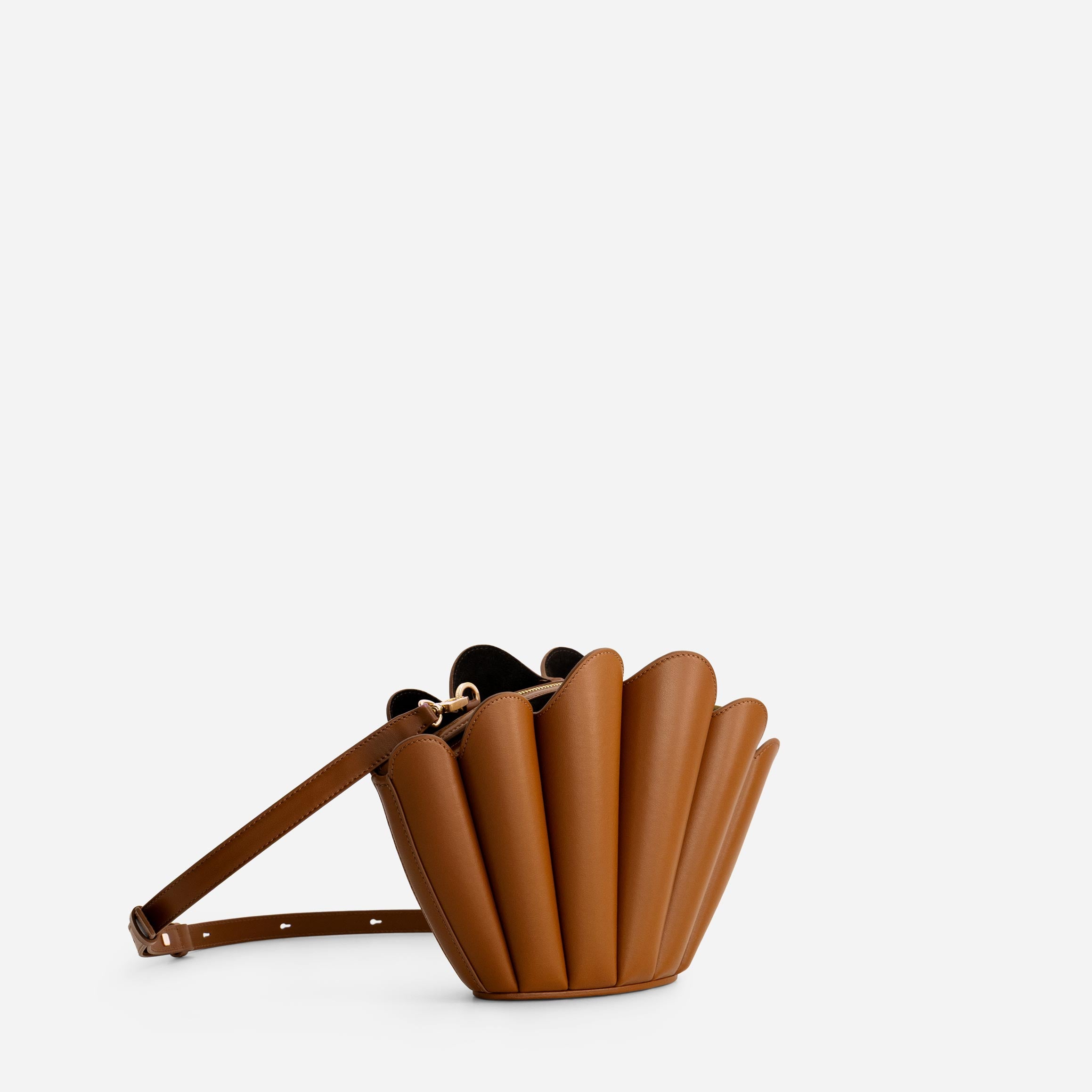 Seashell Crossbody - Tan